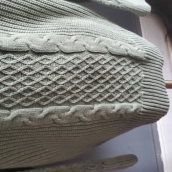 Aerie green cable knit vneck pullover sweater size XS - Picture 13 of 16